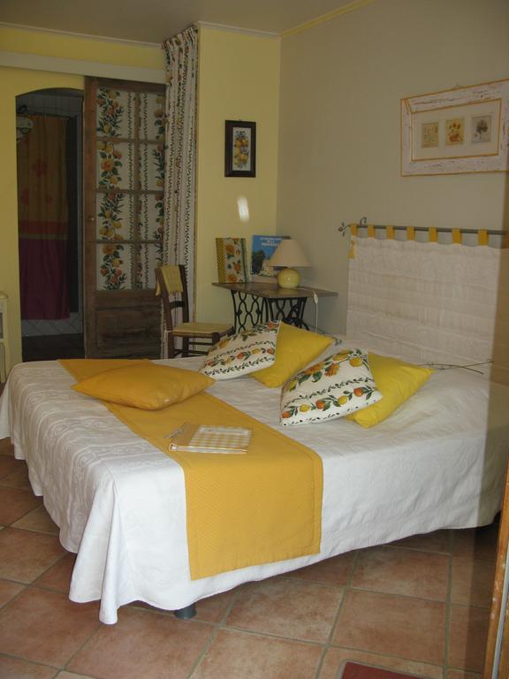 L'Oustaou B&B Piscine & Spa Besse-sur-Issole Pokój zdjęcie